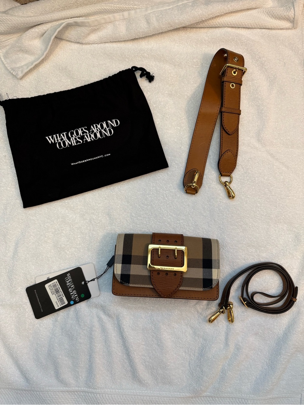 BURBERRY ICONIC CLUTCH PURSE WITH TRAPS PRELOVED NWT AUTHENTICATED BROWN BEIGE